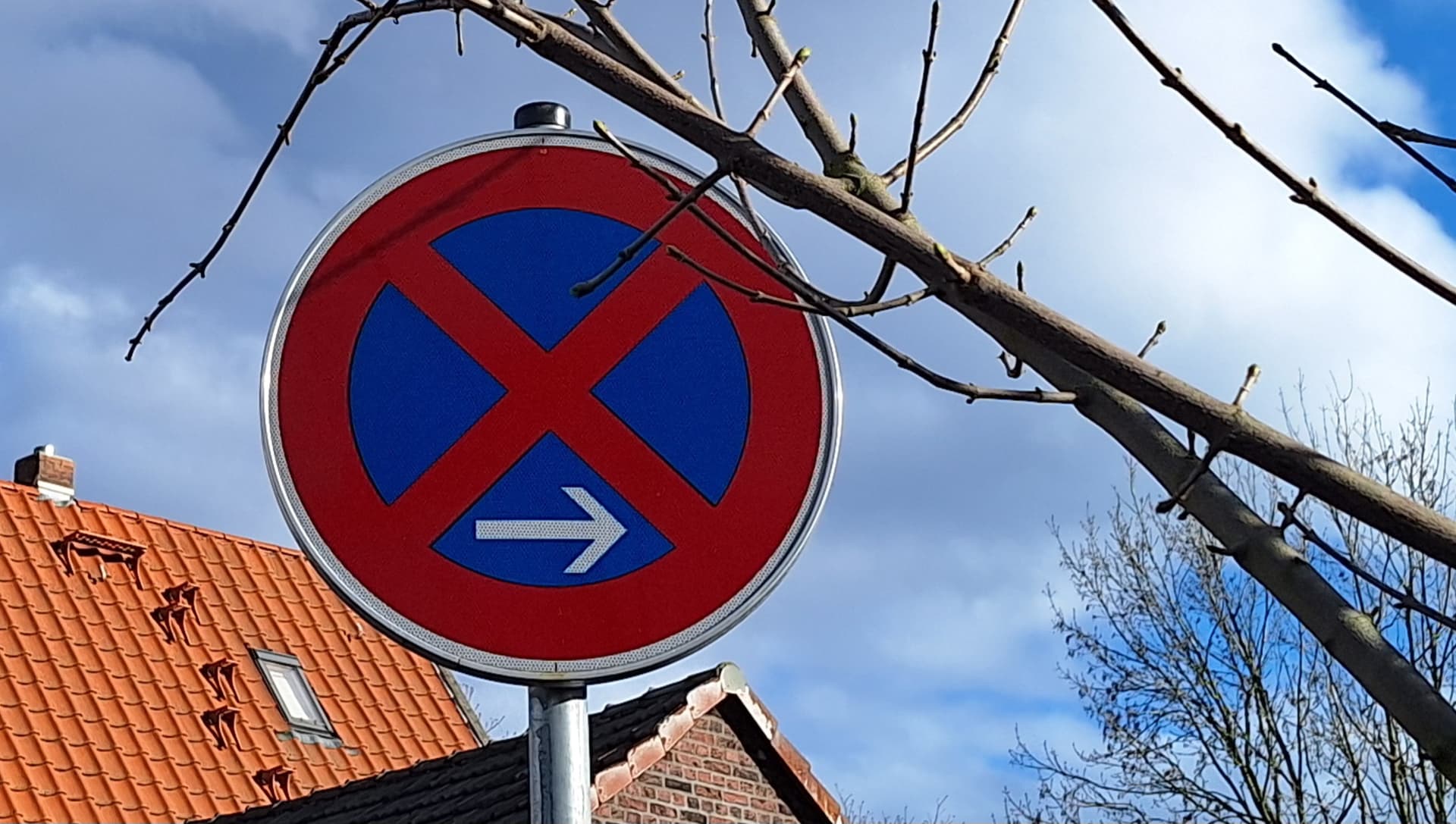 Halteverbot beantragen Berlin mit Halteverbot-24 – Schnell, sicher und unkompliziert