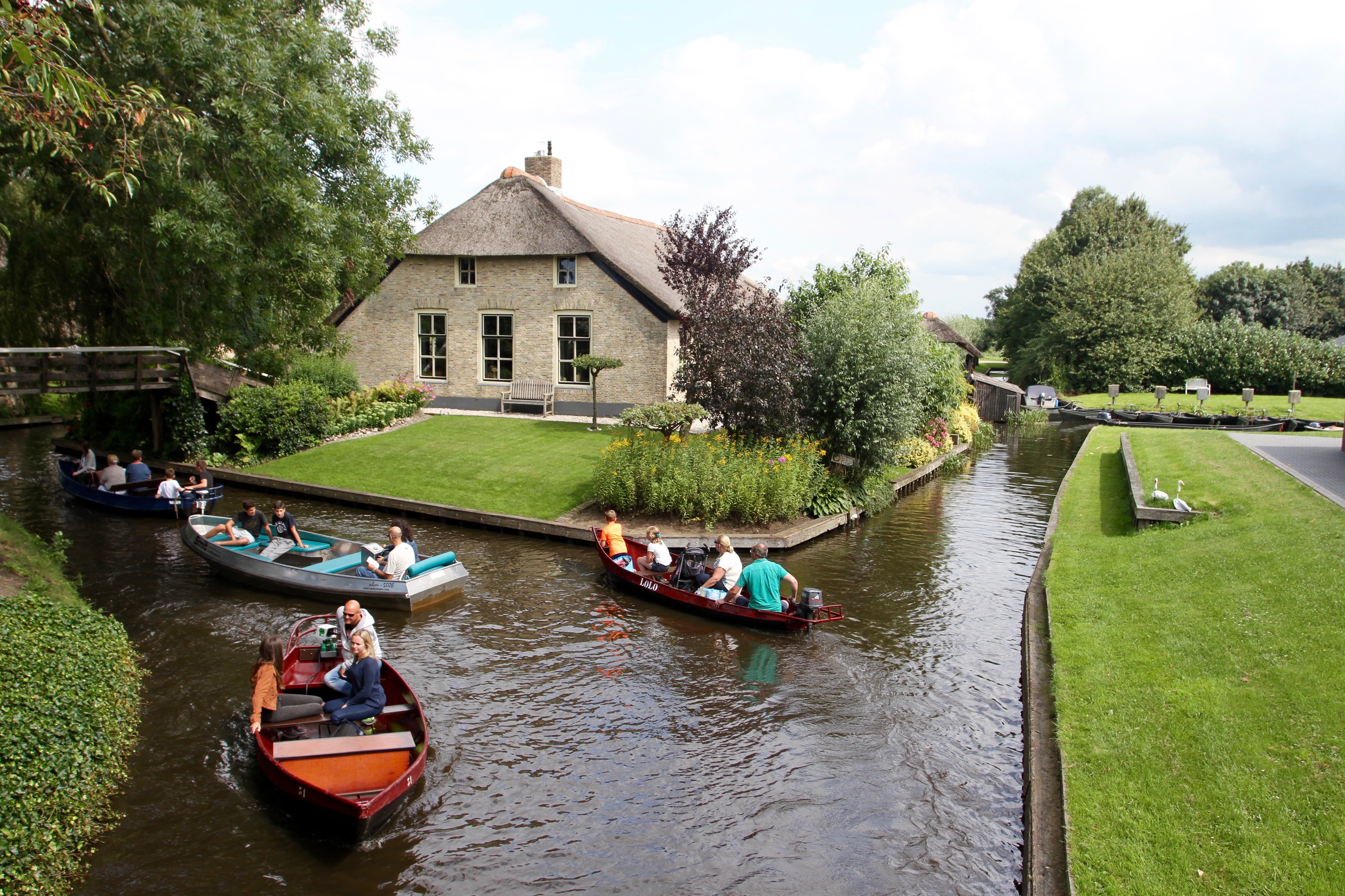 Giethoorn Bootsfahrt: Ein unvergessliches Abenteuer auf den Wasserwegen Hollands